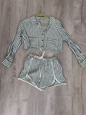 Striped Two-Piece Lounge/Beach Set in Green and White